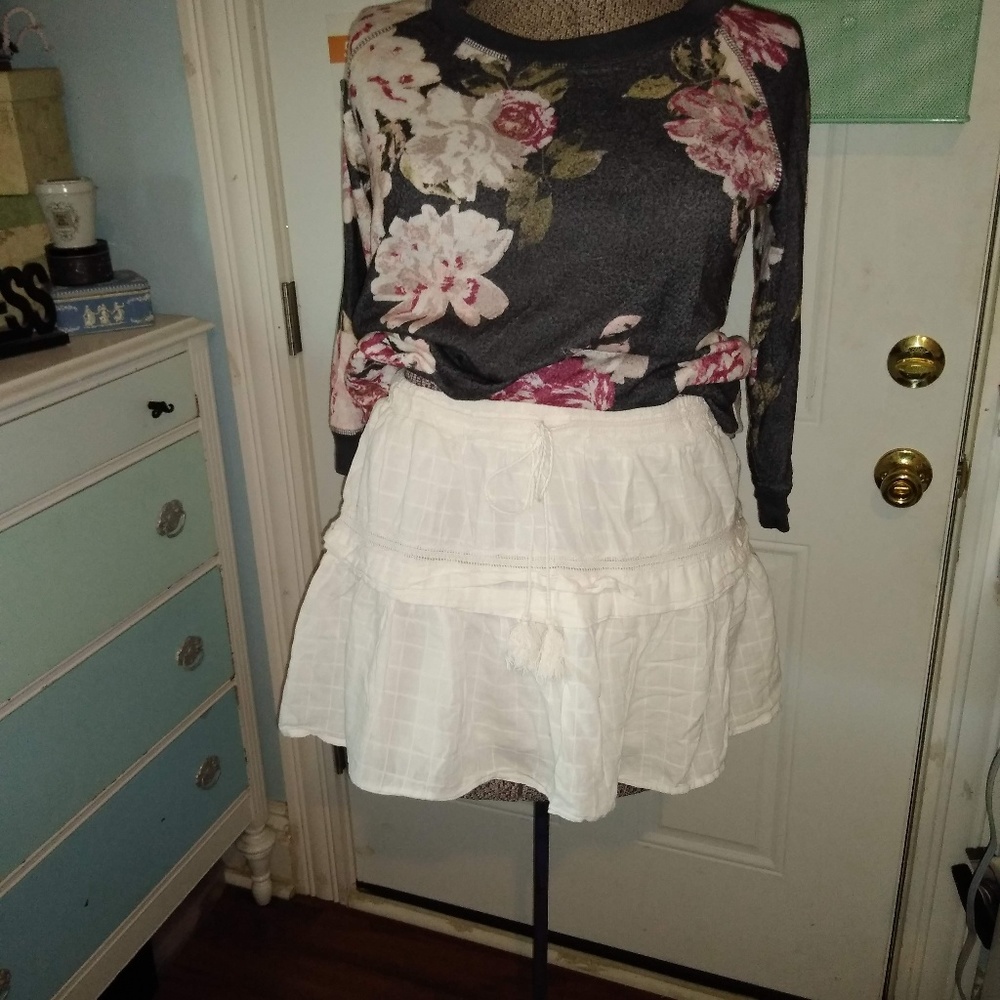 Eyeshadow, L, long sleeve, soft, floral sweater.